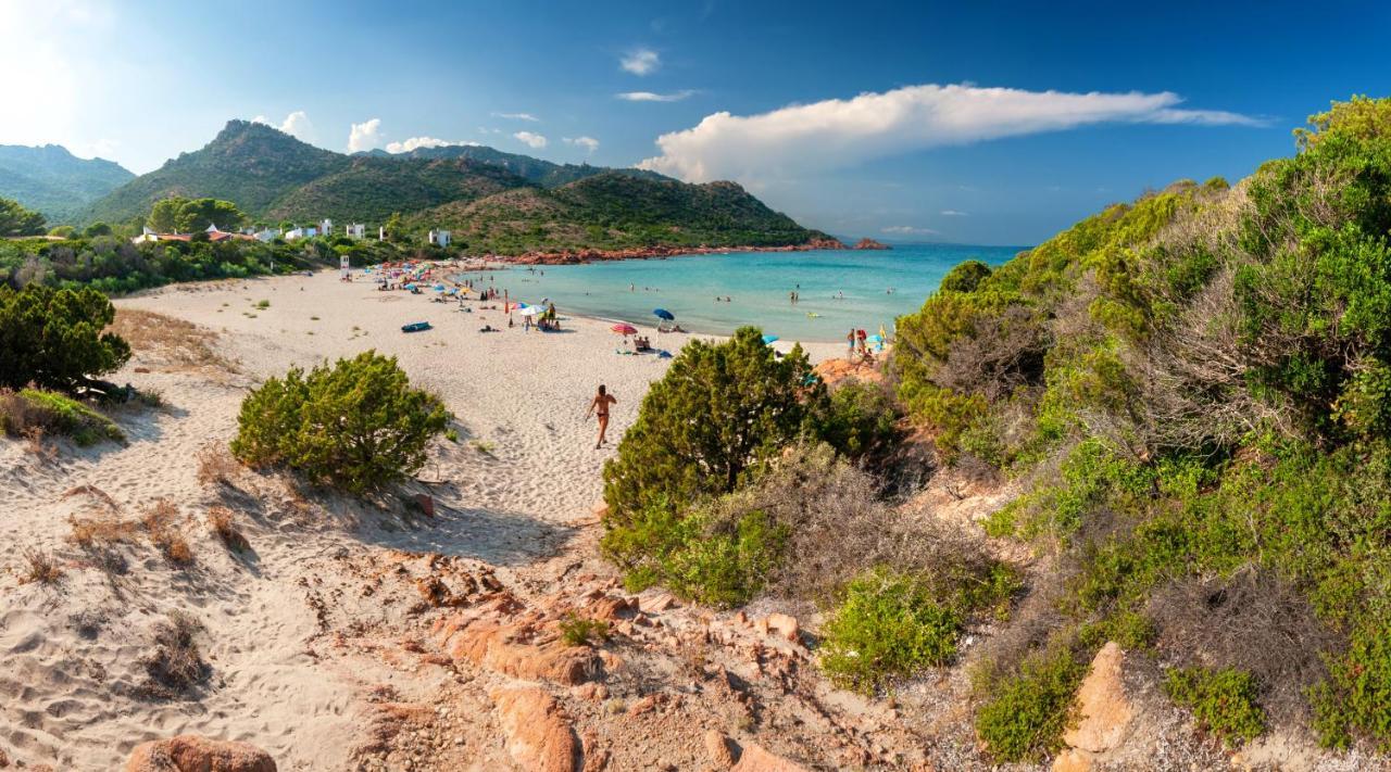 Le Corti Sarde Beach Apartments Bari Sardo Bagian luar foto